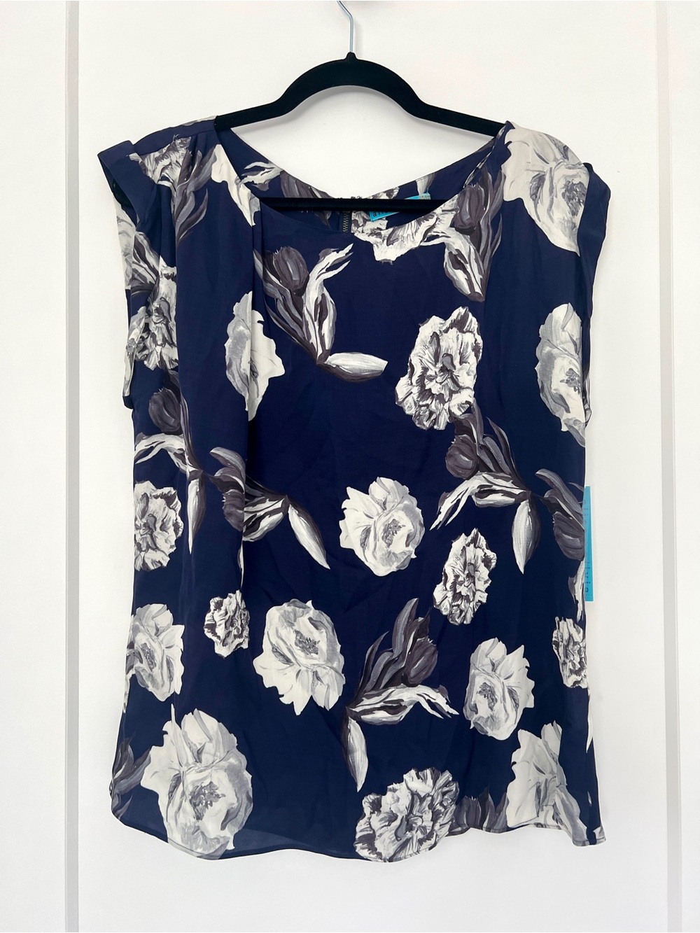 Alice + Olivia Navy Floral Blouse - White/Gray Floral Print